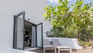 Resa Estates Ibiza tourist license santa eulalia te koop garden doors.jpg